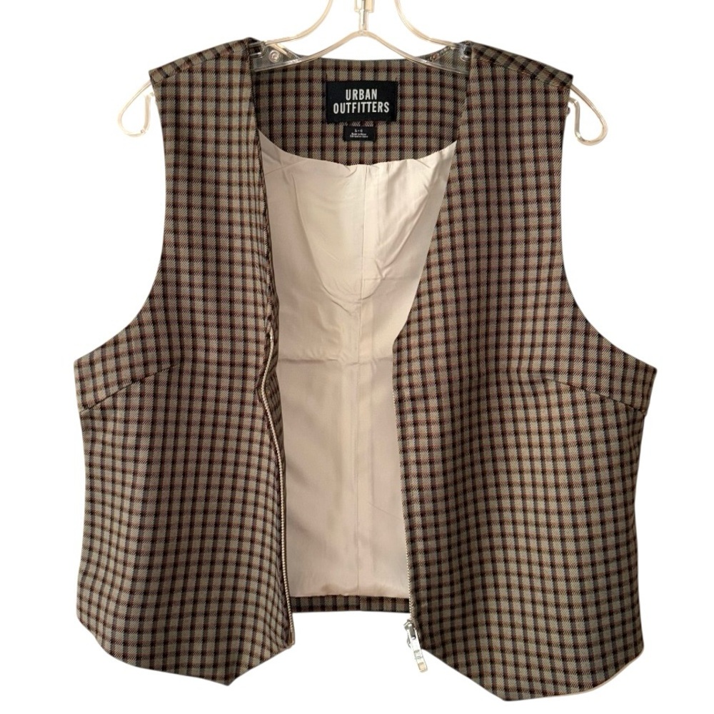 UO Adrian Twill Tailored Vest Top - Picture 11 of 12
